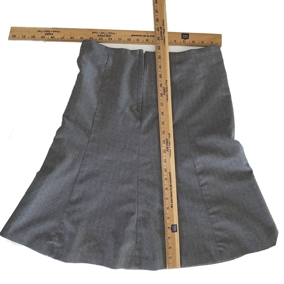 GAP — Y2K Wool Blend Bell Mini Skirt in Grey and White Pinstripe Size 4 - Picture 7 of 7